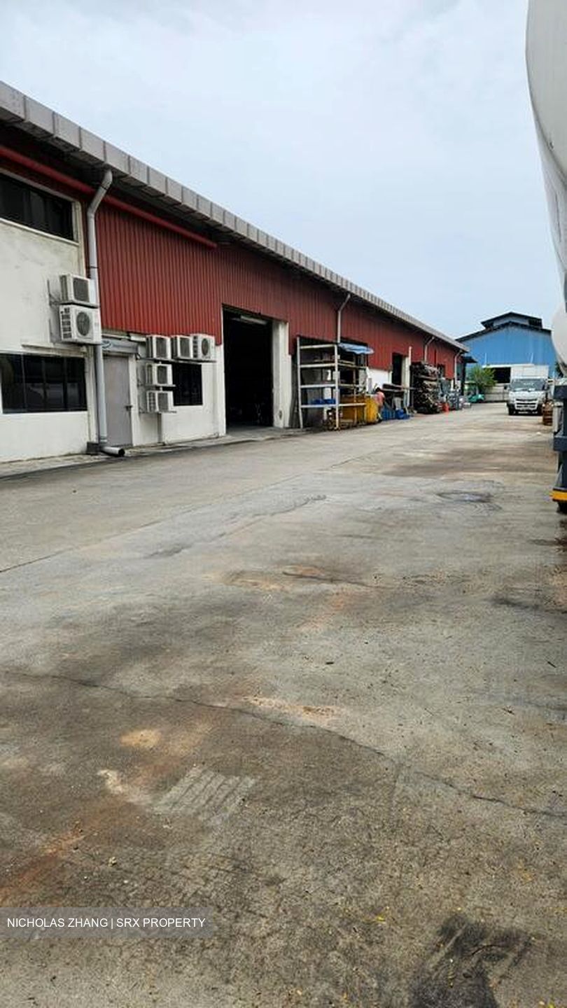 Pioneer Road North (D22), Factory #570947841